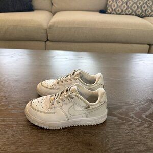 Kids Unisex Nike Air Force 1 low easyon white sneakers shoes size 13.5C